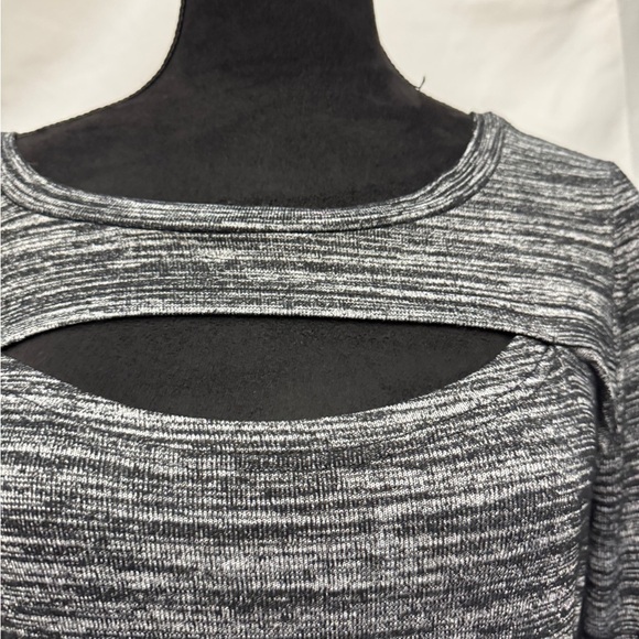 💎 Seven Sisters Long Sleeve Heathered Dress - Picture 4 of 9